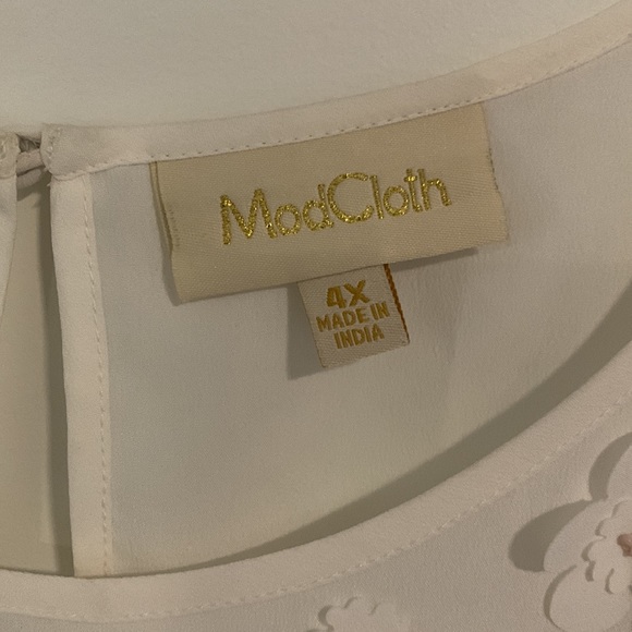 ModCloth White Sleeveless Blouse with delicate flowers along neckline, Size 4X - Picture 4 of 9